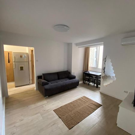 Apartament Apartament Universitate Bukareszt Zewnętrze zdjęcie